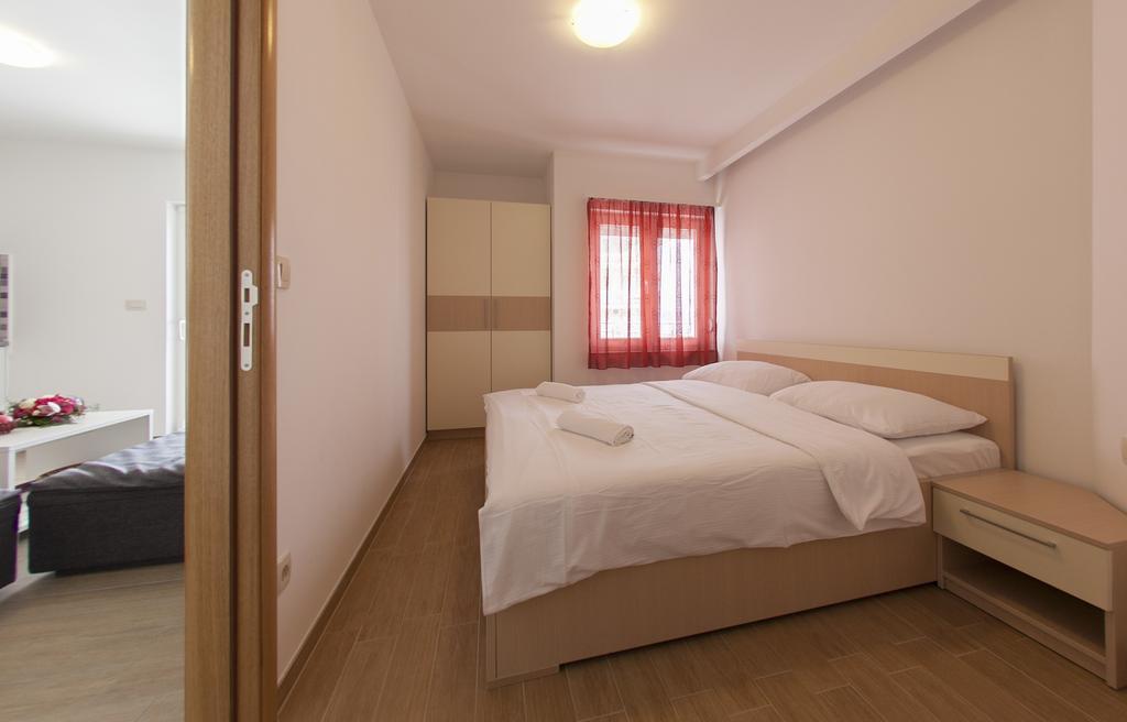 Apartments Villa Klara Baska Voda Luaran gambar
