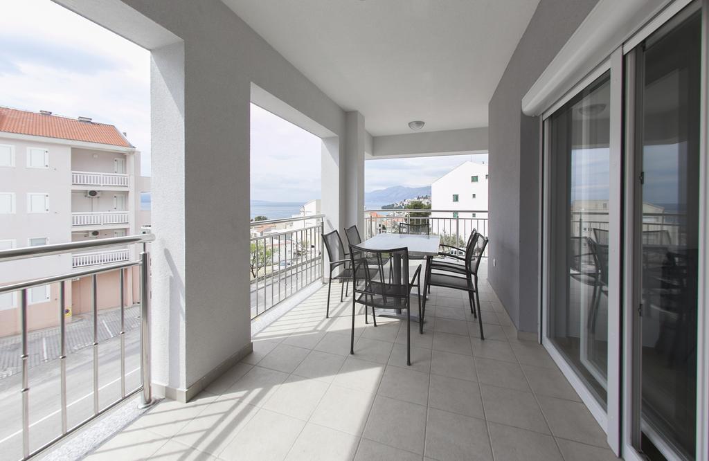 Apartments Villa Klara Baska Voda Luaran gambar