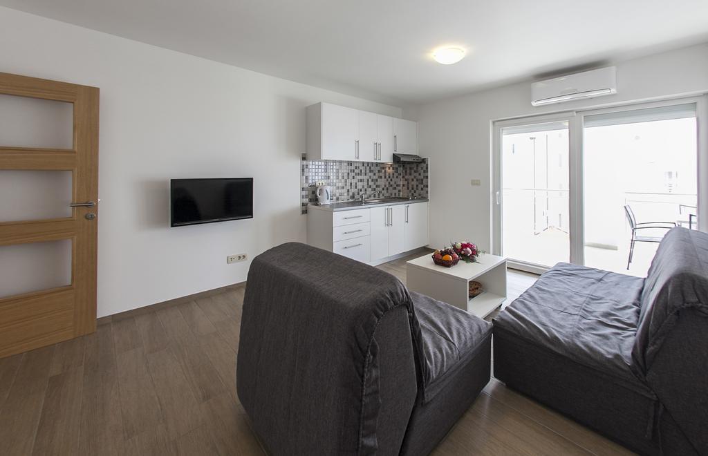 Apartments Villa Klara Baska Voda Luaran gambar
